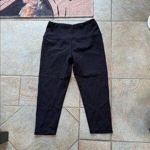 Refuge capri leggings